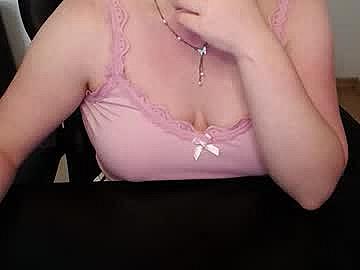 elly_petite image
